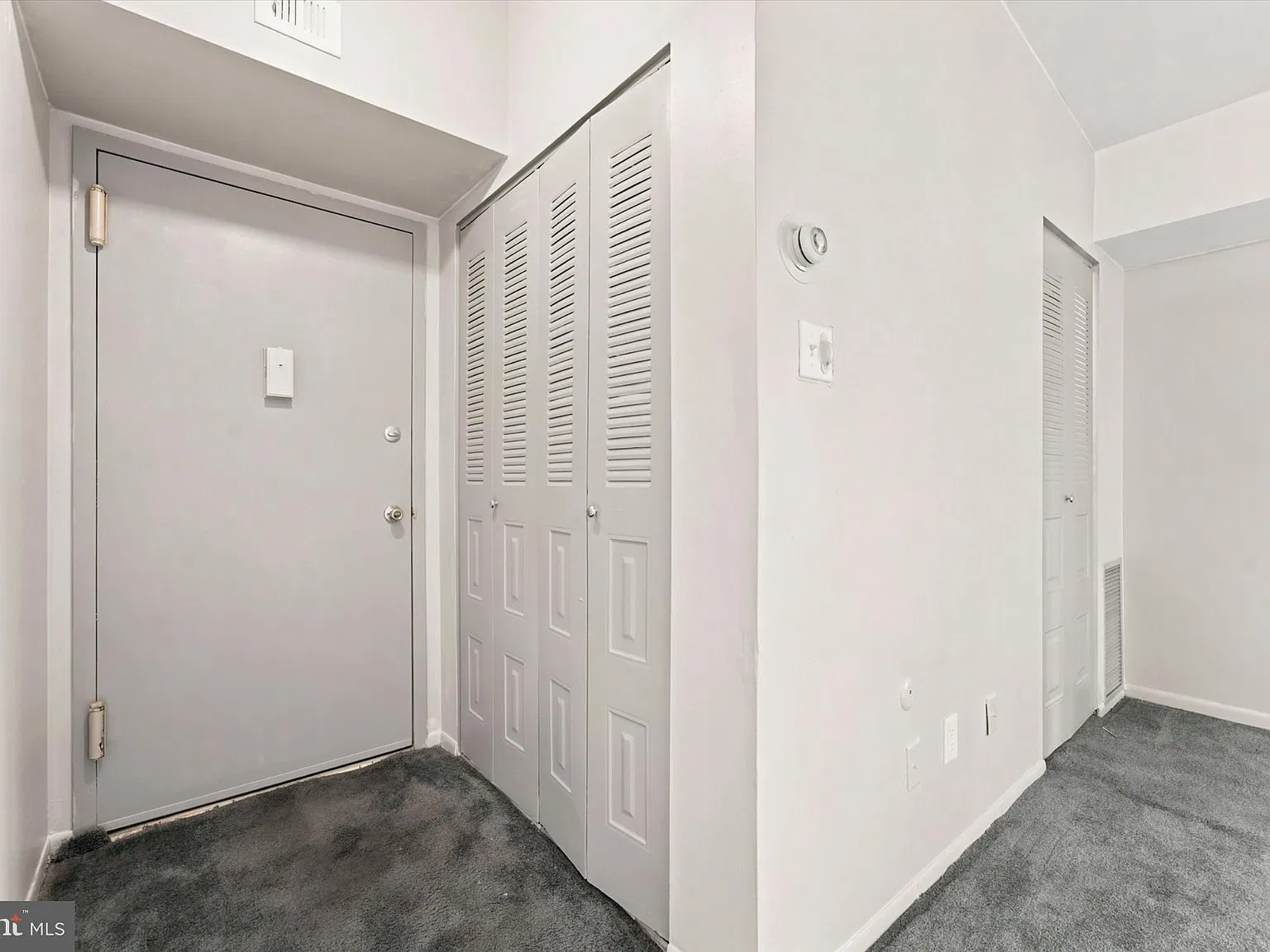 1 bed, 1.0 bath, 806 sqft, $1,750 — Photo 2