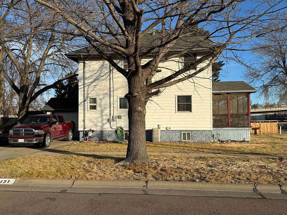 2nd image of 421 W 7th Street
