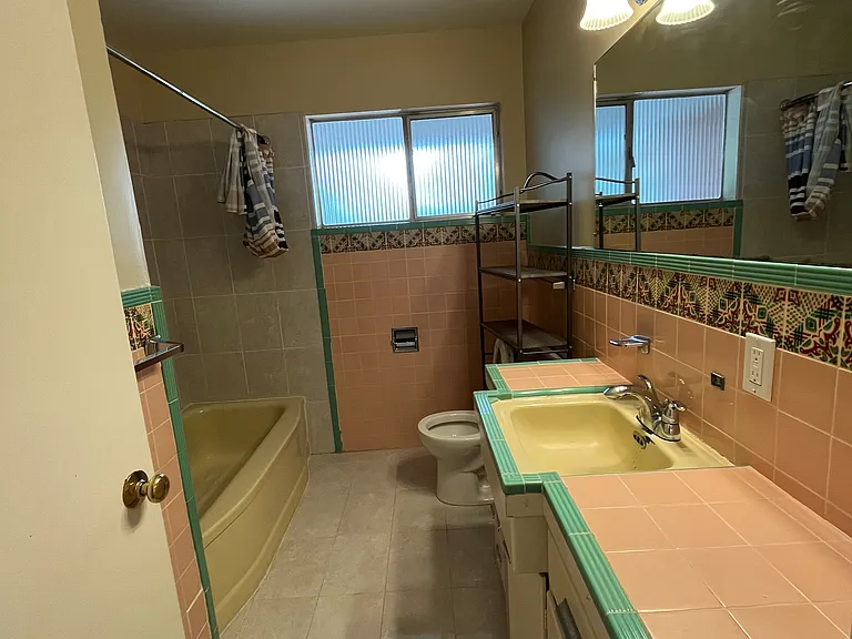 49 Meadow View Rd — Photo 12
