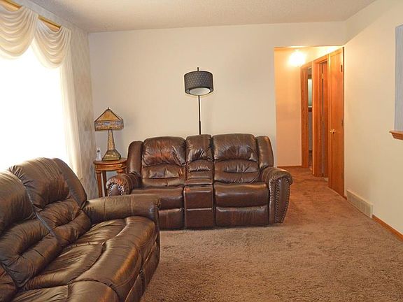 5th image of 956 Livermore Ln