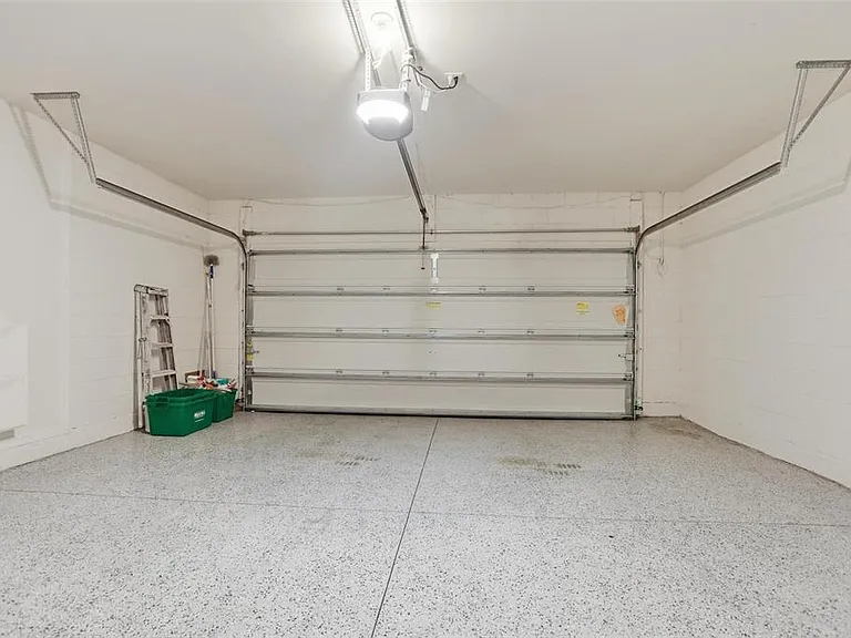 531 Lazio Cir — Photo 21
