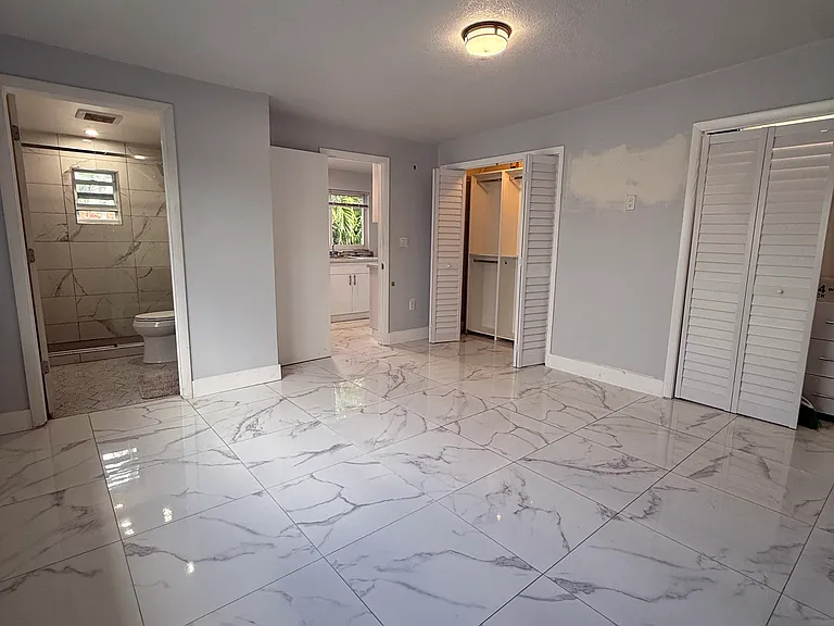 1772 SW 16th St — Photo 5
