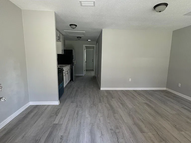 16 W Kelly St #16 — Photo 15