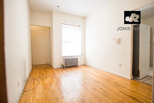 Rented by Jonis Realty | media 12