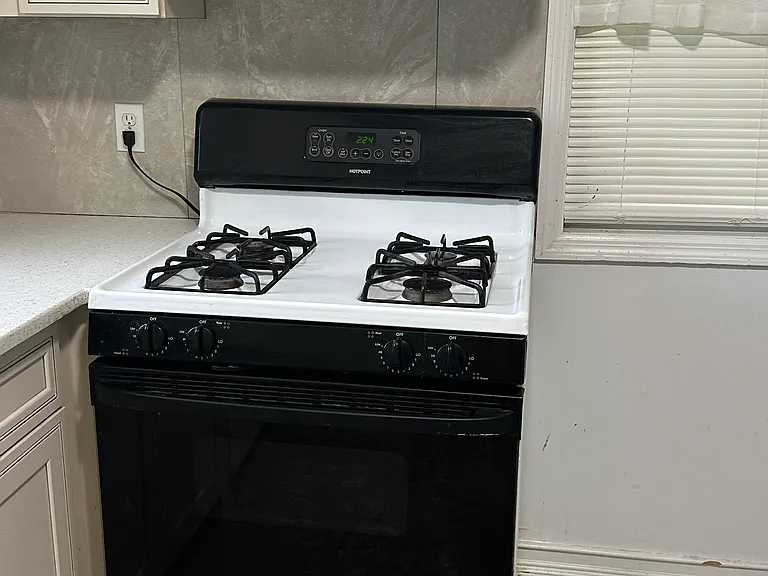 24 Franklin Pl #B — Photo 7