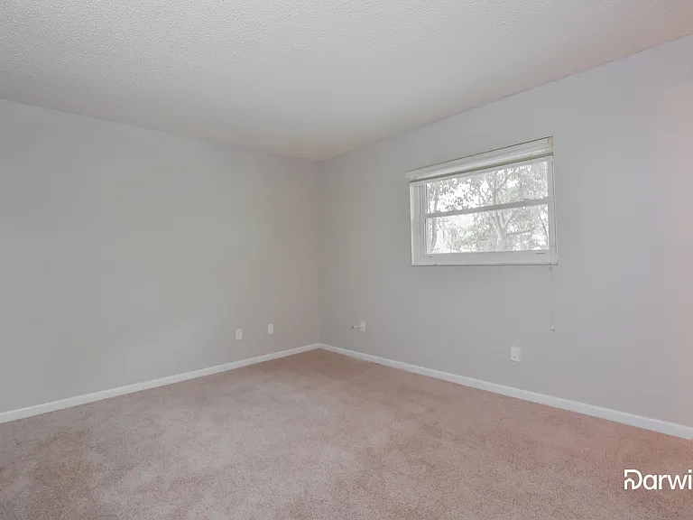 1013 Bradford Dr — Photo 14