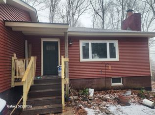 16 Hill Rd, Pine Bush, NY 12566