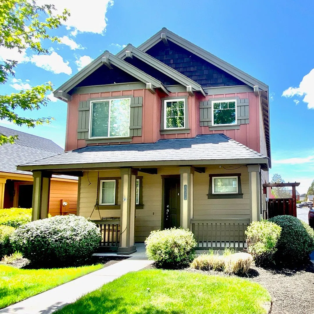 Take A Look At This Beautiful Home In Fieldstone Crossing — Photo 1