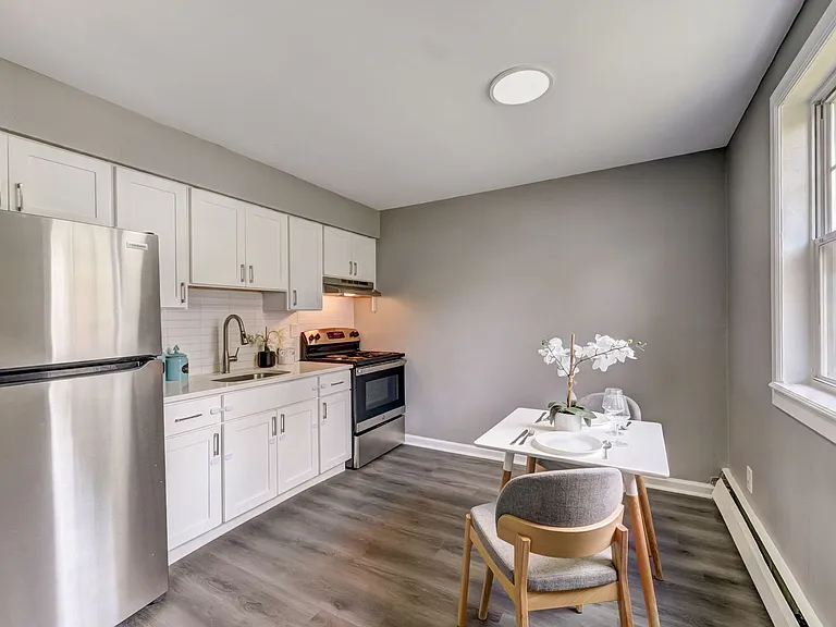 Lavana Falls Apartments — Photo 29