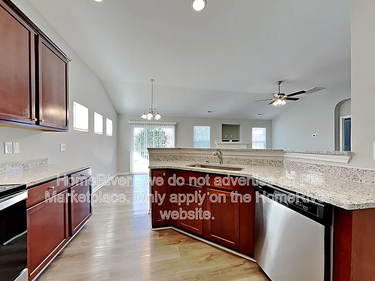 4406 Wolf Run Dr — Photo 3