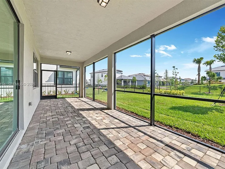 4470 Waterside Dr — Photo 25