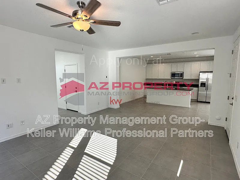 3 bed, 2.5 bath, 1793 sqft, $1,895 — Photo 3