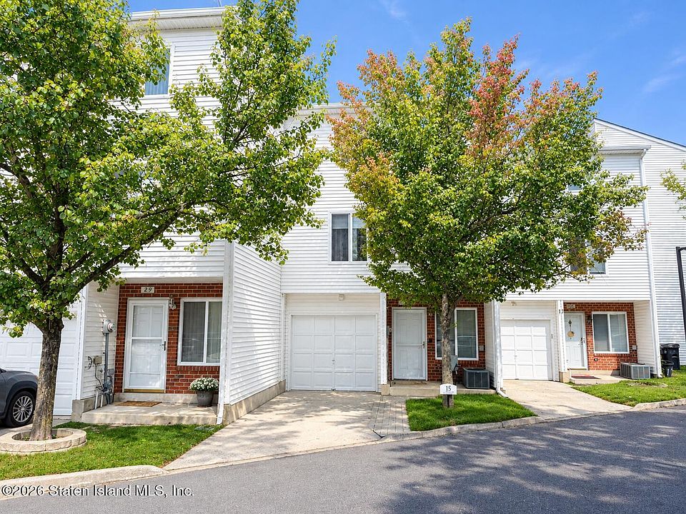 1st image of 15 Bianca Ct