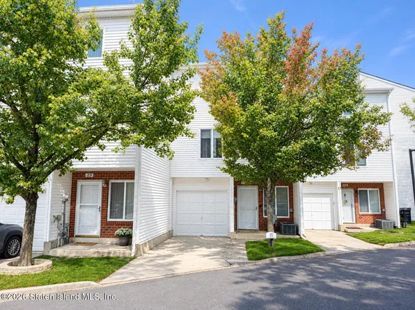 15 Bianca Ct, Staten Island, NY 10312