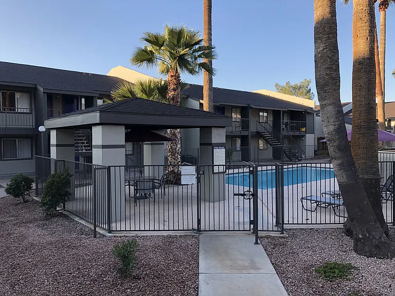 Canyon 35 Apartments — Photo 4