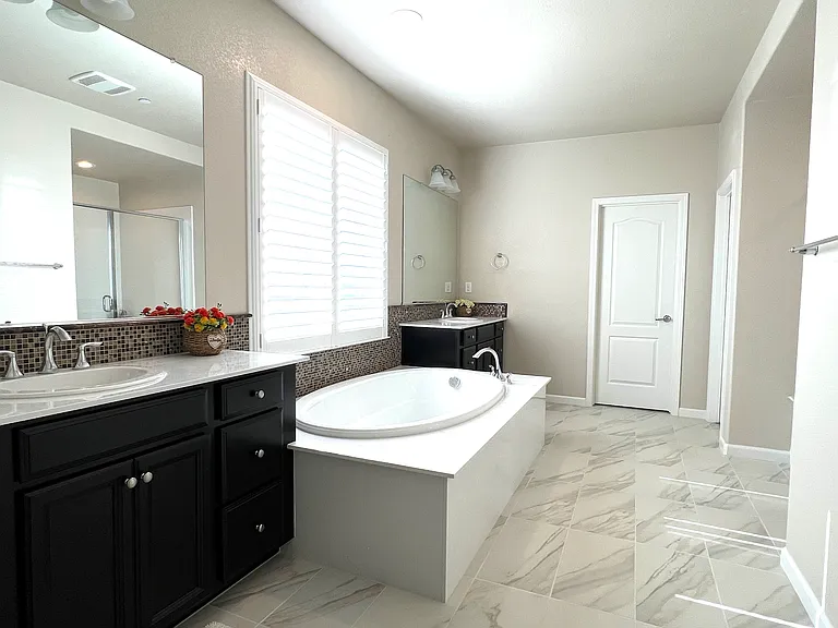 2410 Trail Dust Ln — Photo 9