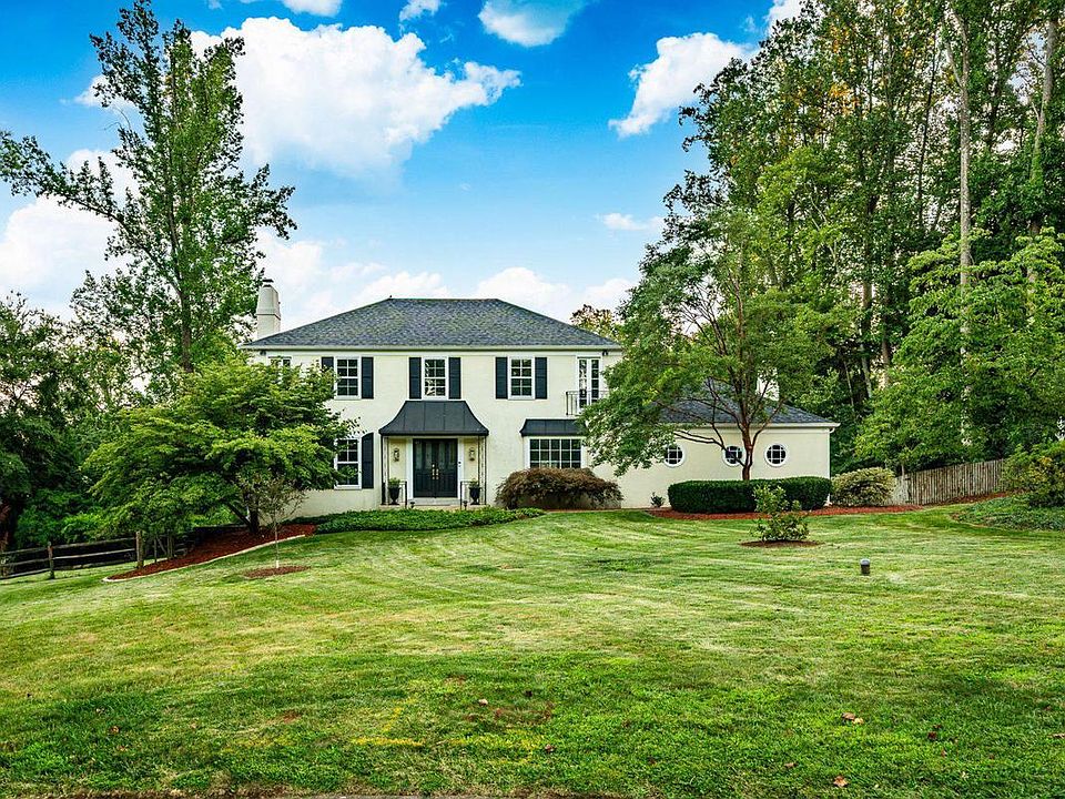 1st image of 4 Denford Dr