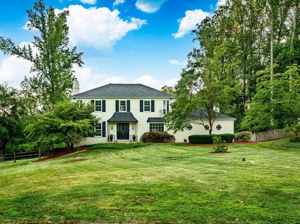 4 Denford Dr, Newtown Square, PA 19073