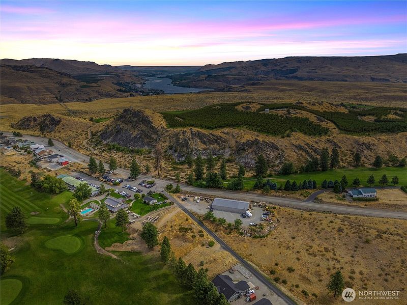 4th image of 103 Golf Course Dr.