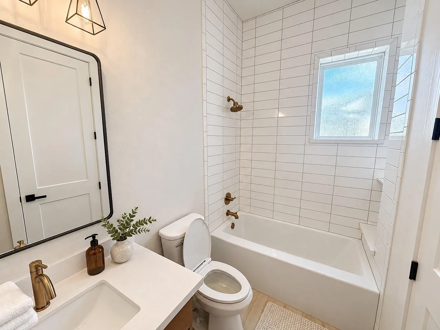 1525 Caywood Ln — Photo 1