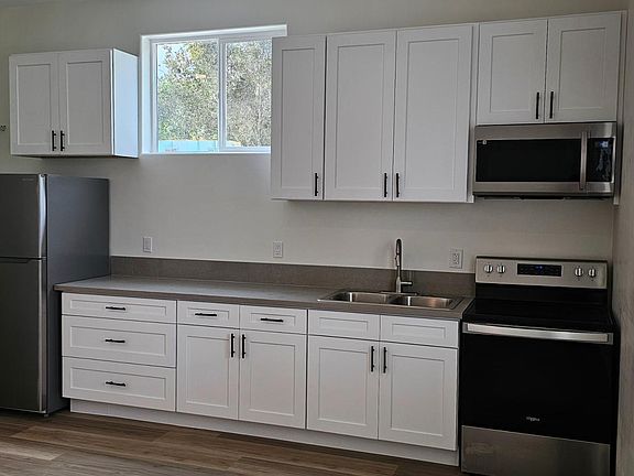 2nd image of 789 Grossmont Ave #B