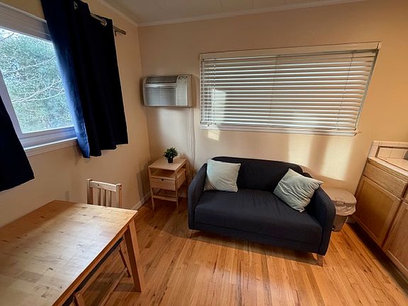 5th image of 754 Ridge Rd #1