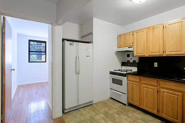 Rented by Warren T Real Estate Corp. | media 8