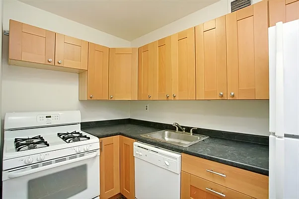 Sold by Citi Habitats | media 3