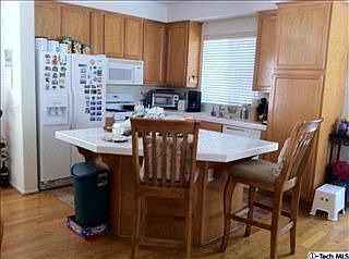 4th image of 9155 Burnet Ave
