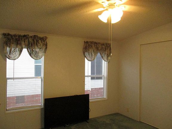 5th image of 1035 SE Lillian St