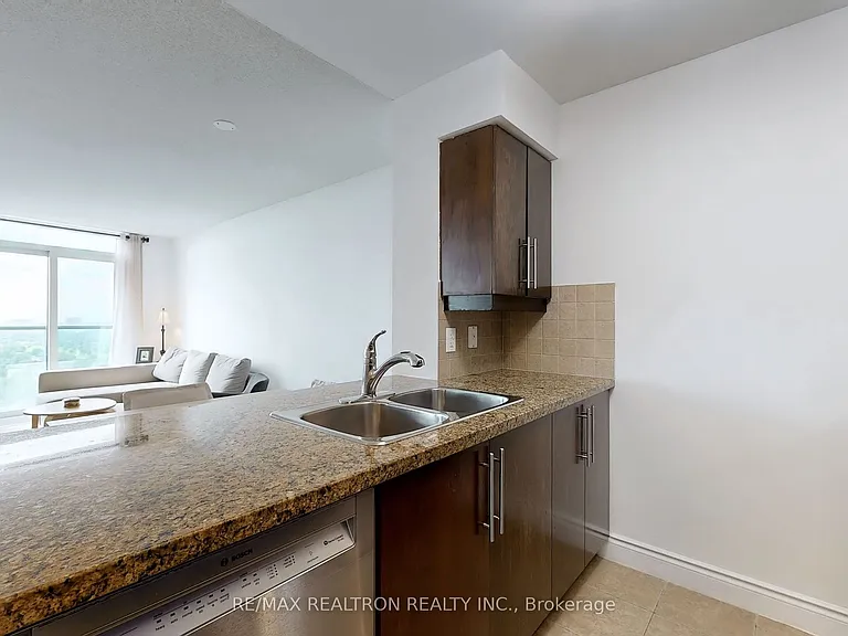25 Greenview Ave W #2515 — Photo 13