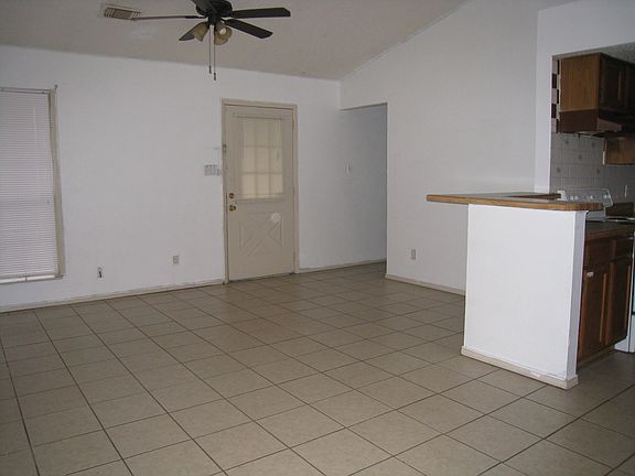 4th image of 5521 Blue Spruce Dr