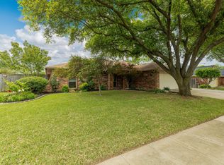 400 Elisha Dr, Bedford, TX 76021