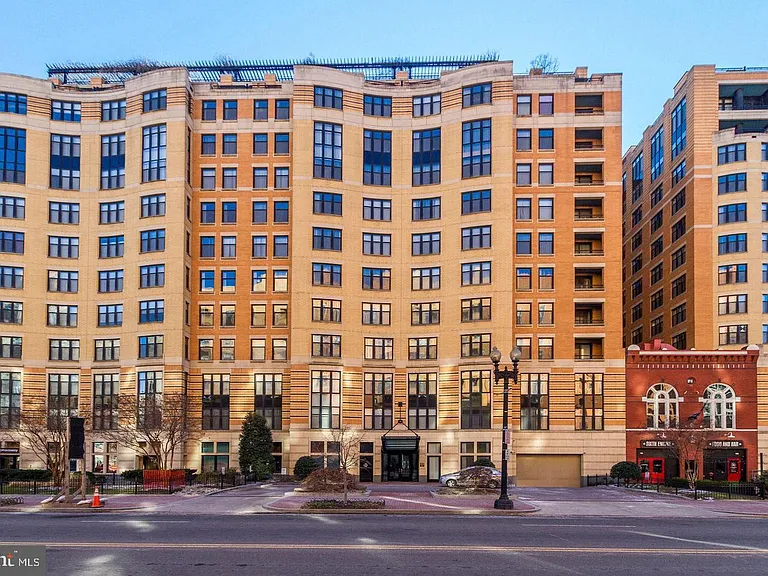 400 Massachusetts Ave NW #1009 — Photo 37