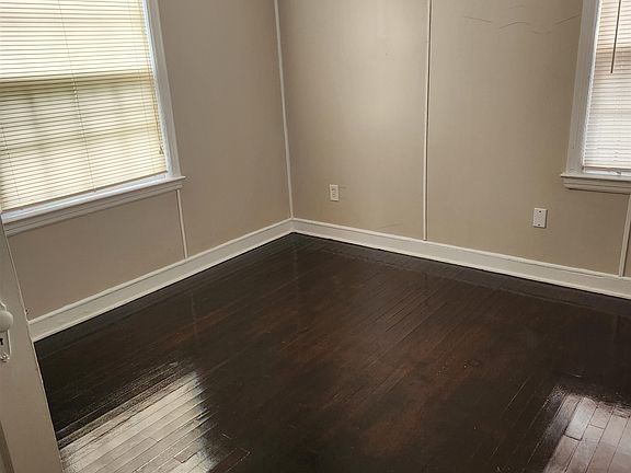 4th image of 1817 Wellington Ave