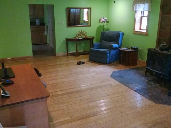 4th image of 1568 Lakeview Dr