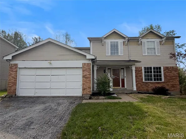 4204 River Oaks Dr, Florissant, MO 63034
