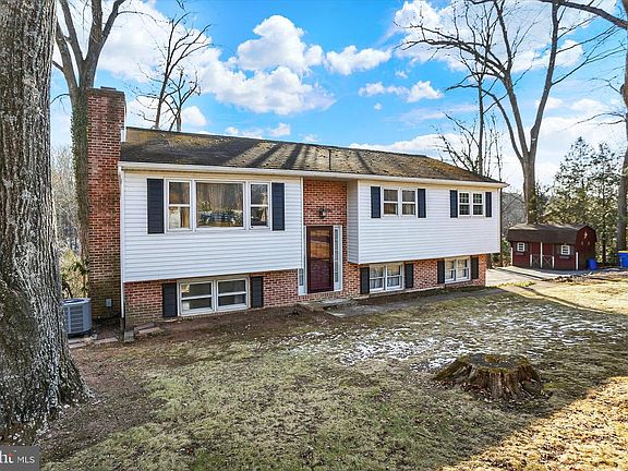 3rd image of 60 Vista Cir