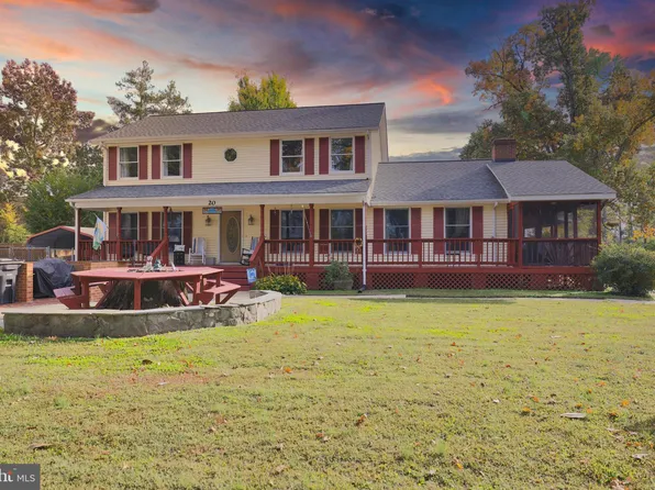 20 Lawrence Ln, Colonial Beach, VA 22443