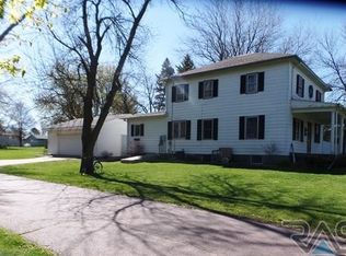 408 Dunham St, Valley Springs, SD 57068