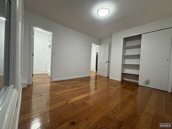 3rd image of 123 Eagle Ave