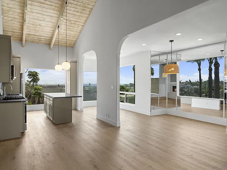 683 Marine View Ave — Photo 27