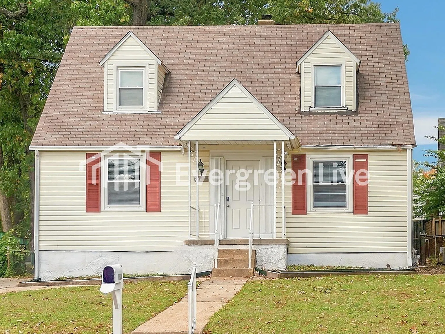 4 bed, 1.5 bath, 2043 sqft, $2,445 — Photo 1