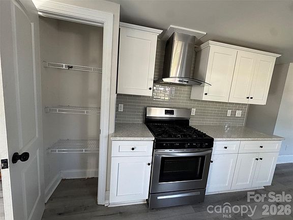 5th image of 396 Cameron Ave NE