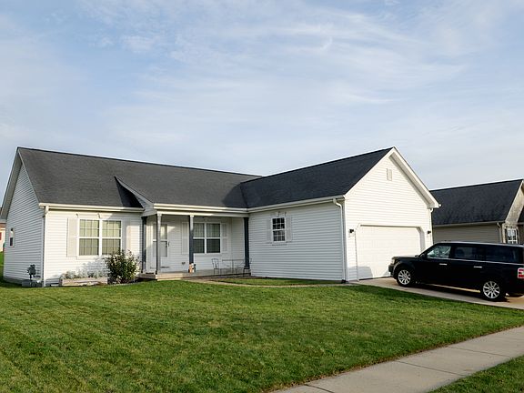 3rd image of 615 S Balsam Dr