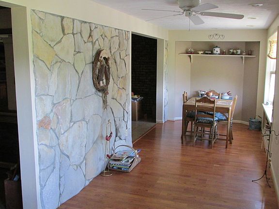 5th image of 197 Hilltop Ln