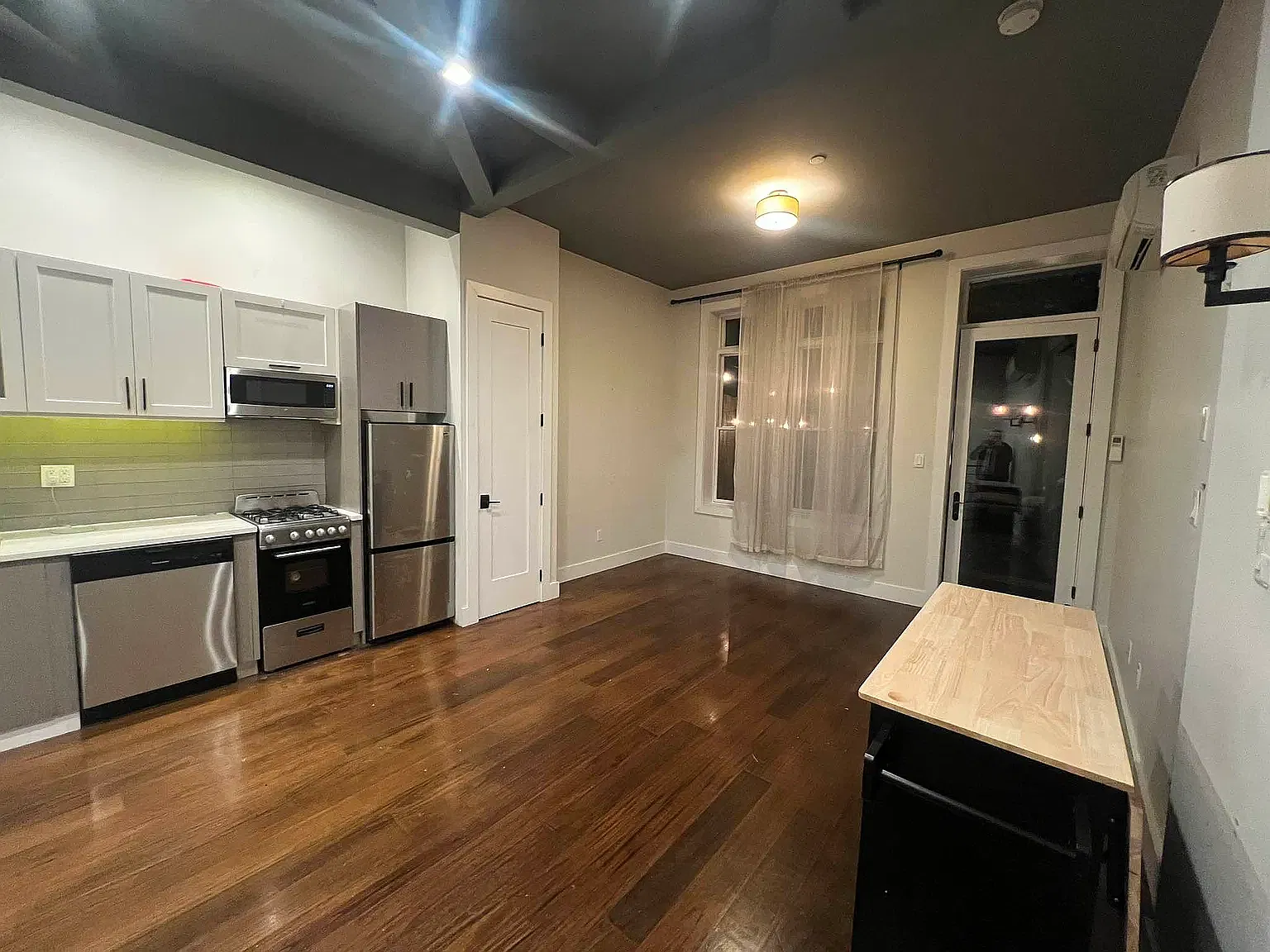 537 Park Place — Photo 2