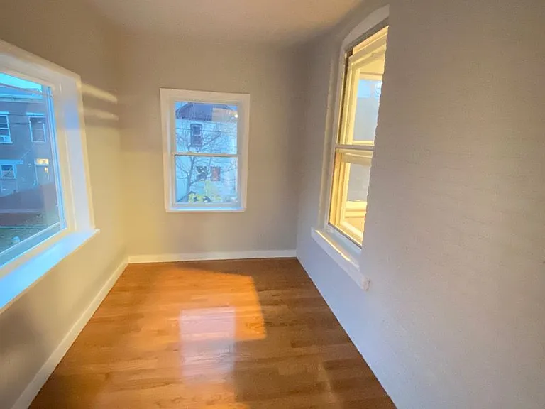 12 Courtney Ave — Photo 10