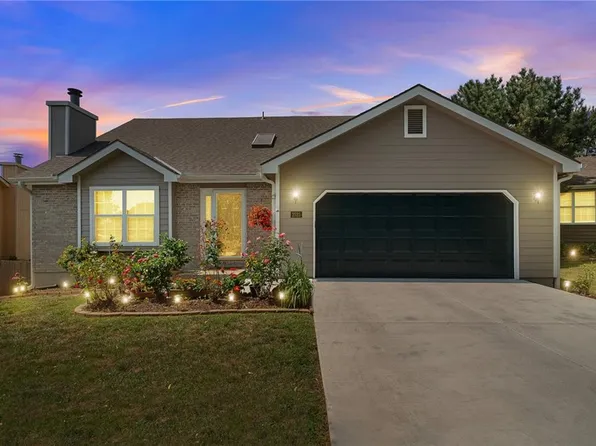 2525 Via Linda Dr, Lawrence, KS 66047