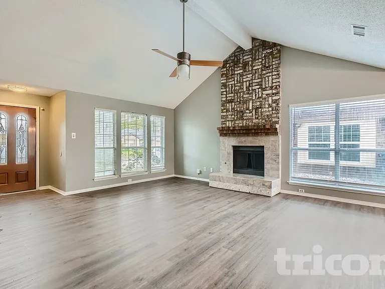 8316 Auburn Dr — Photo 4